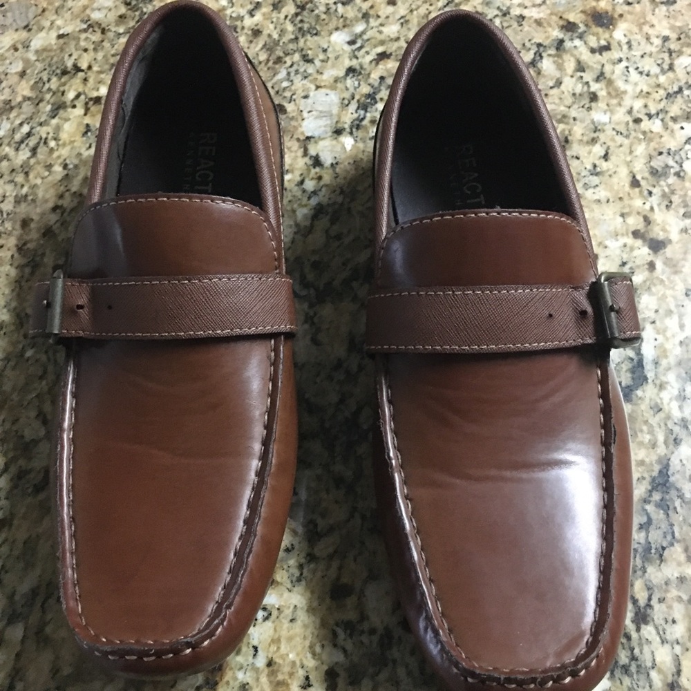 Women’s reaction by Kenneth Cole loafers